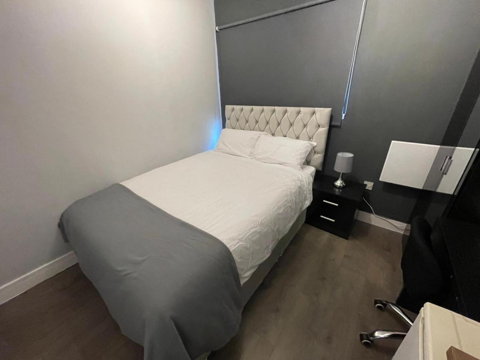 Letzi Premium Cozy Retreat Private En-Suite Rooms, Wembley London Exterior photo
